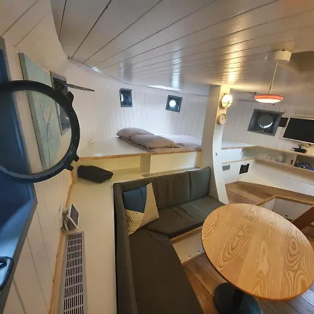 De Coaster Botel *