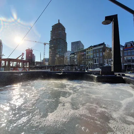 De Coaster & Aquarium Ponton Tekne Rotterdam