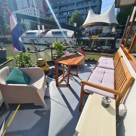 Botel De Coaster Rotterdam