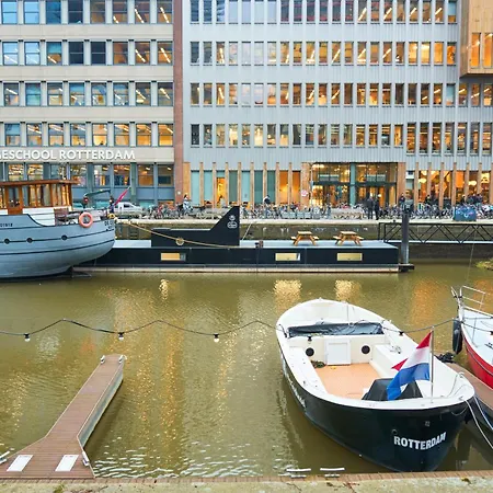 Botel De Coaster